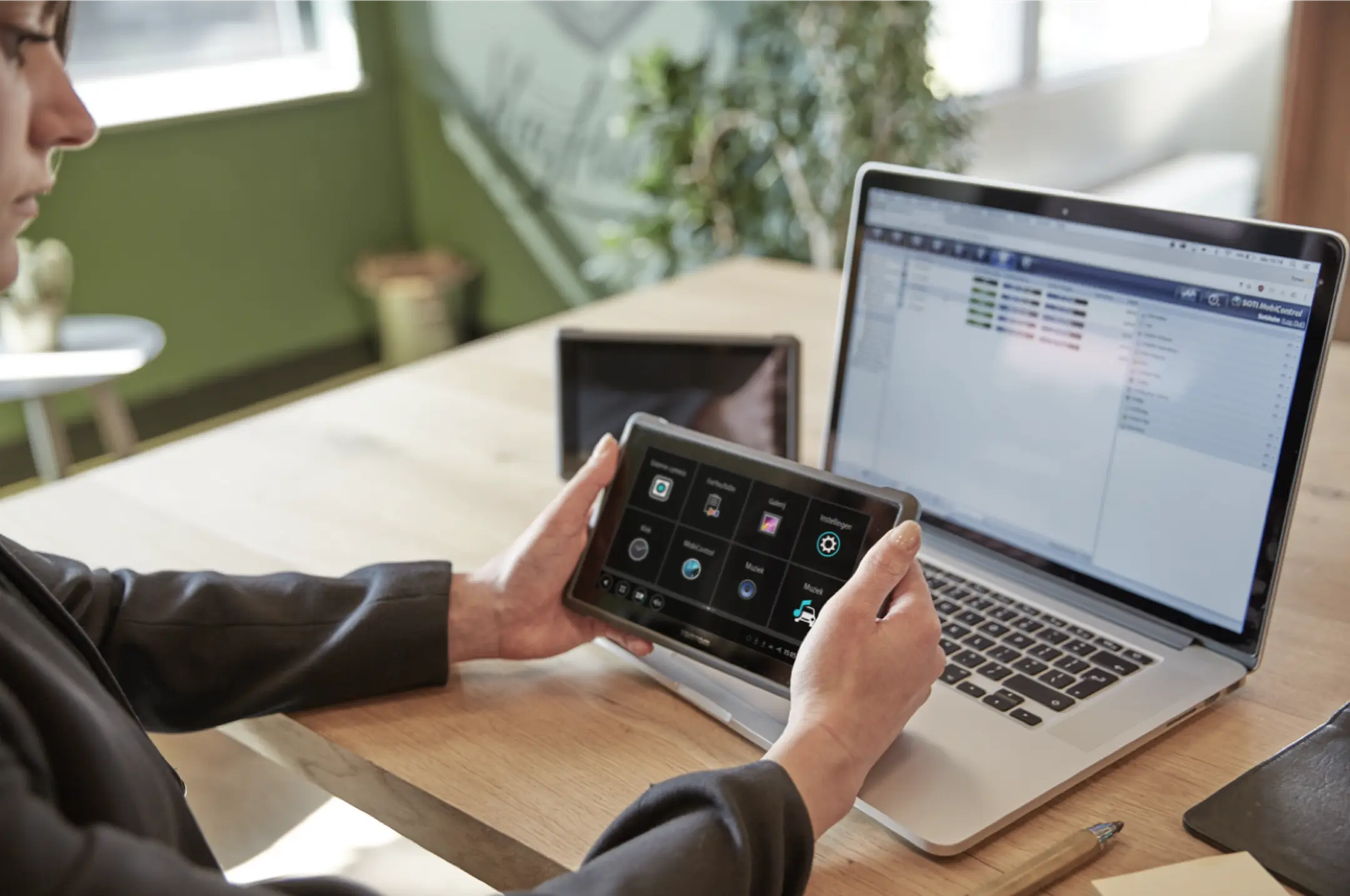 TomTom Telematics collabora con SOTI per fornire un controllo avanzato della mobilità con la gestione remota dei dispositivi mobile