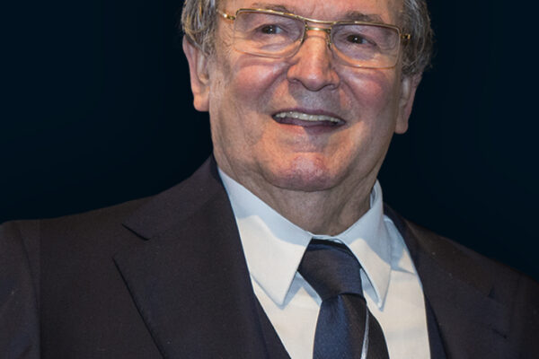 Ci ha lasciato Arnaldo Manini, un grande uomo, un grande capitano d’impresa